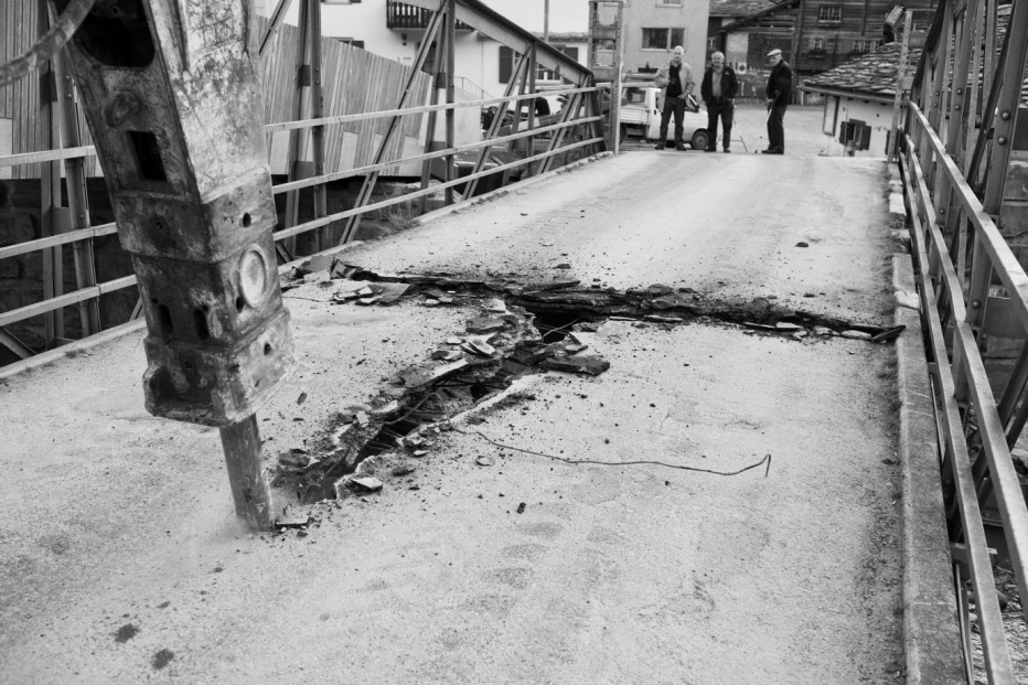 Dorfbrücke, Vals, CH | br_baust_vals_4489_0945.jpg         Abriss der alten Dorfbrücke